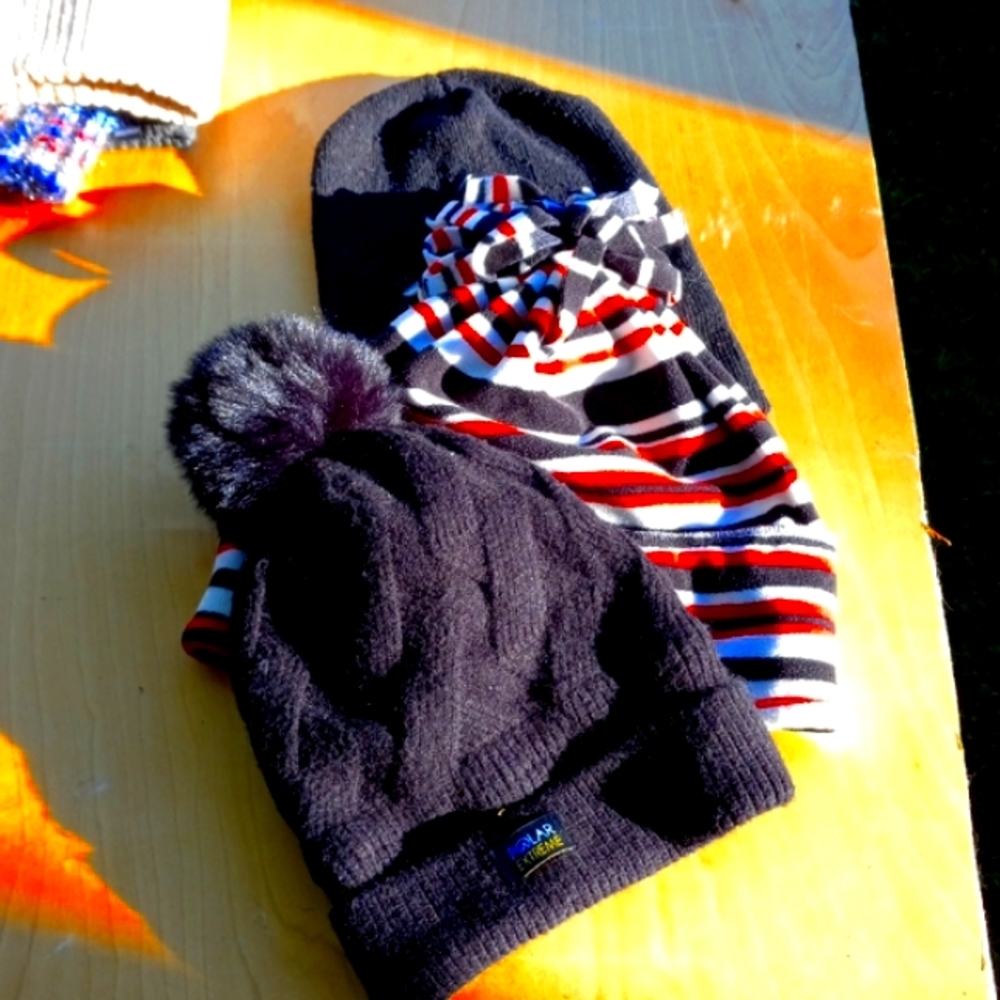 3 stocking hats lot # 10